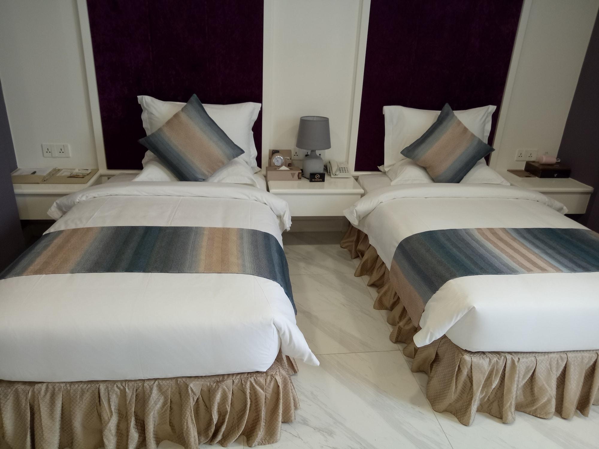 V Boutique Hotel Phnom Penh Exteriör bild