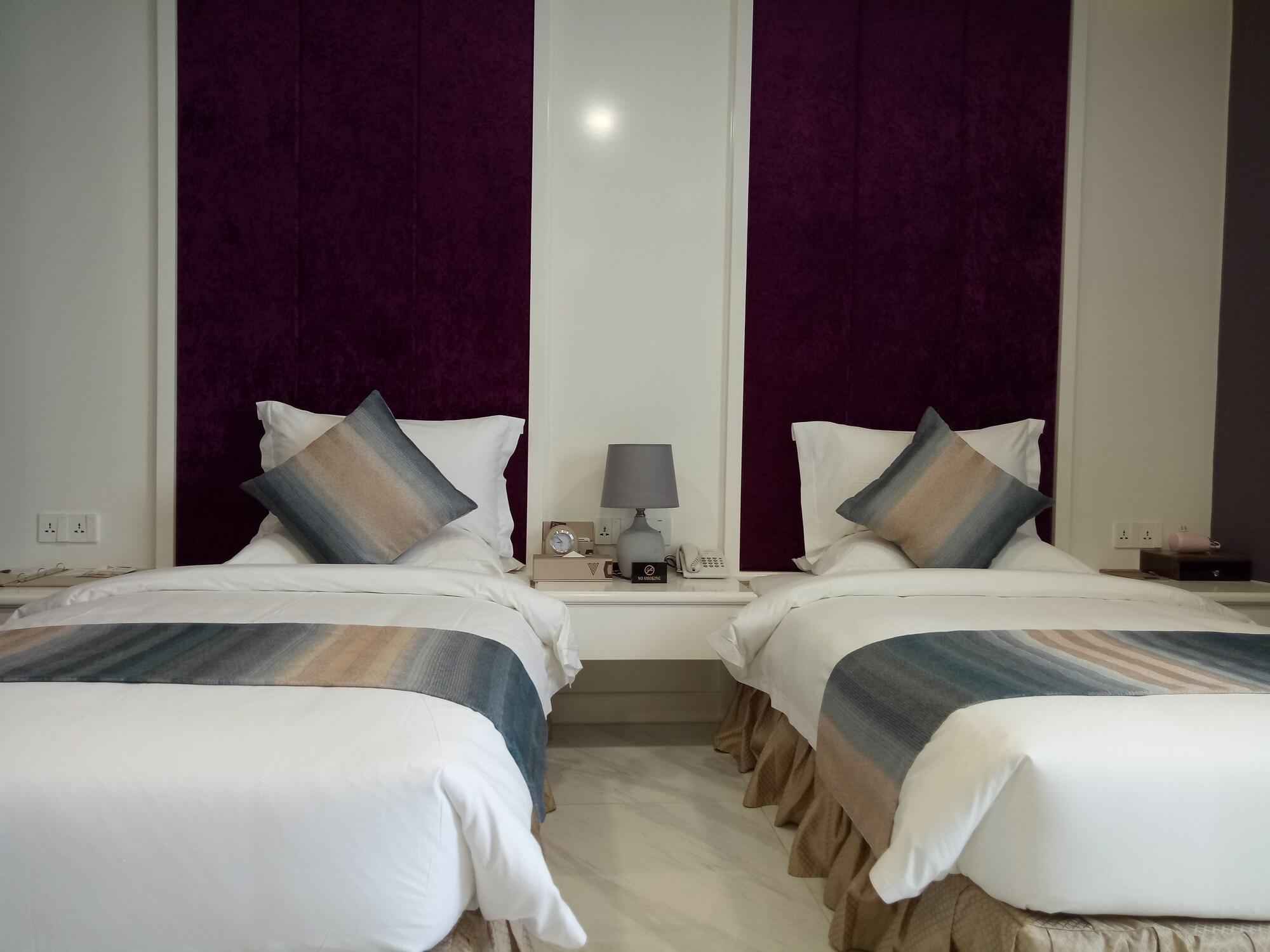 V Boutique Hotel Phnom Penh Exteriör bild