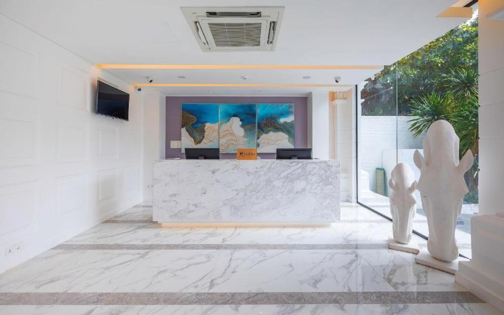 V Boutique Hotel Phnom Penh Exteriör bild