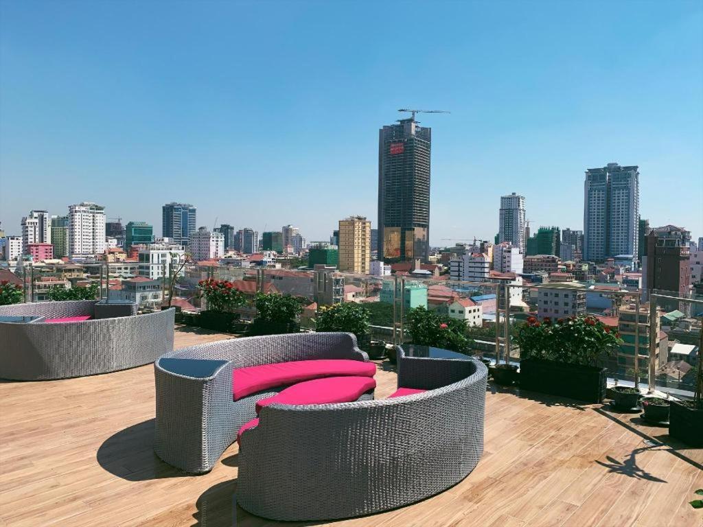 V Boutique Hotel Phnom Penh Exteriör bild