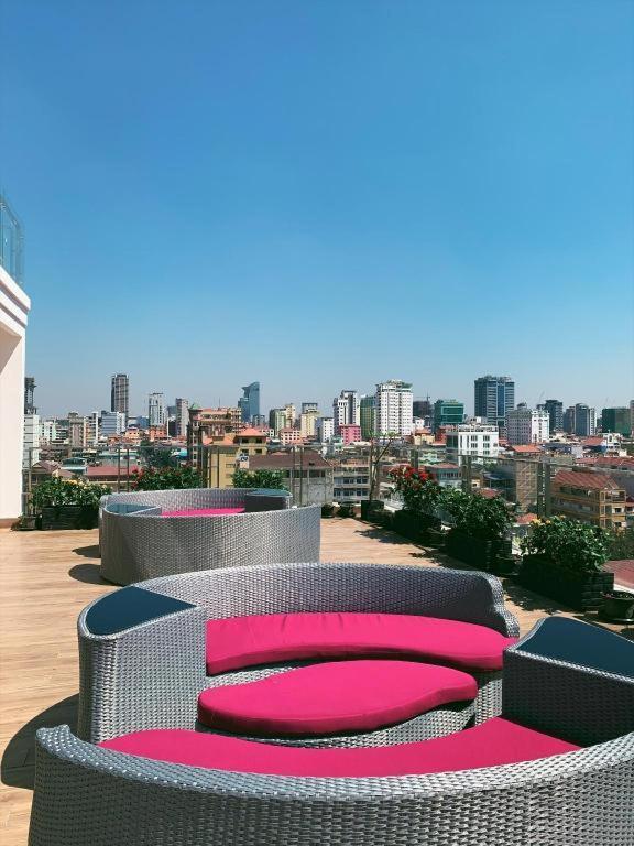 V Boutique Hotel Phnom Penh Exteriör bild